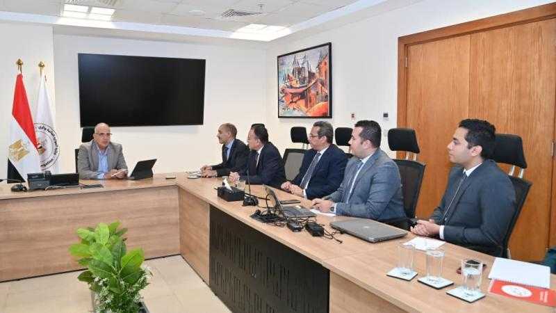 وزير الري يلتقي الرئيس التنفيذي لوكالة الفضاء لبحث التعاون المشترك