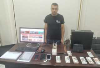 ضبط شخص أنشأ 25 موقعًا إلكترونيًا لبث المصنفات المقرصنة بالشرقية