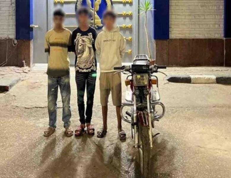 القبض على 3 طلاب لصفع فتاة أثناء سيرها بشارع في المنوفية