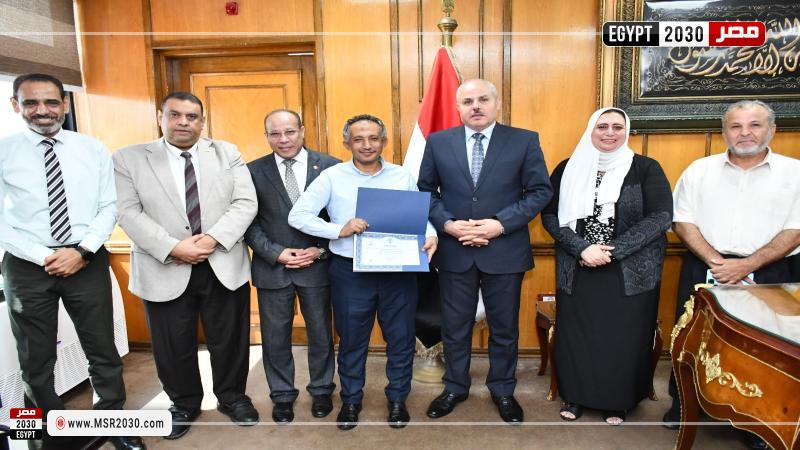 رئيس جامعة قناة السويس 