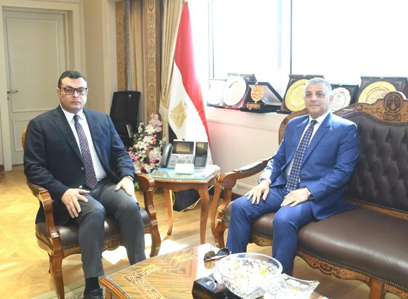 وزير الإسكان ومحافظ الإسماعيلية