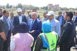 تزامنا مع بدء العام الدراسي الجديد.. كامل الوزير يتابع مواقع العمل بمشروعات رفع كفاءة الطرق