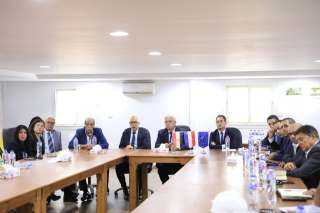 وزير التعليم العالي يبحث مع وفد مجلس الشيوخ الفرنسي والسفير الفرنسي سبل تعزيز التعاون الأكاديمي والبحثي