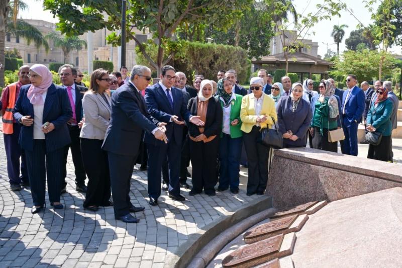مجلس جامعة القاهرة يفتتح المرحلة الأولى من مشروع تطوير الحرم الجامعي وتجديد النصب التذكاري لشهداء الجامعة