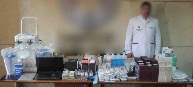 ضبط شخص انتحل صفة طبيب للنصب على المواطنين بالتجمع الخامس