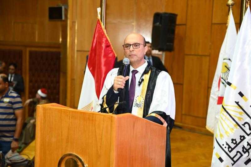 رئيس جامعة أسيوط يعلن انطلاق العام الجامعي الجديد 2025/2026 وسط أجواء احتفالية