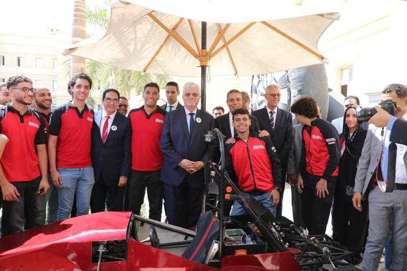 وزير التعليم العالي يبدأ العام الجامعي بتفقد جامعة القاهرة الأهلية ويطمئن على انتظام الدراسة بها