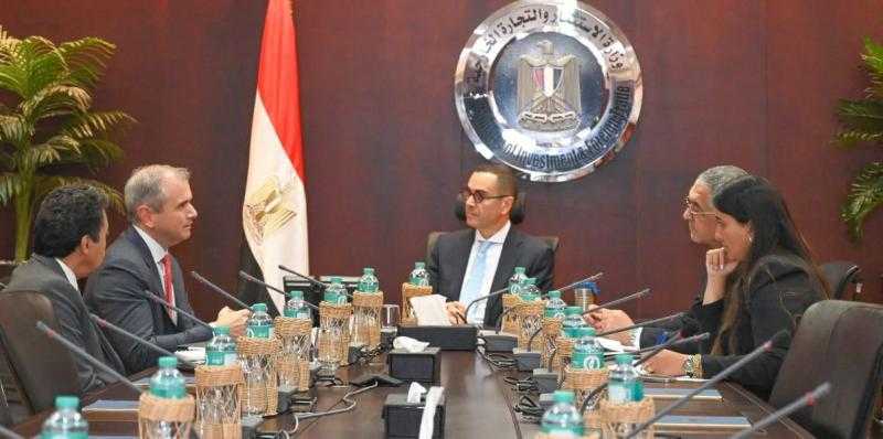 وزير الاستثمار والتجارة الخارجية يلتقى مؤسس شركة الكازار للطاقة لبحث فرص تعزيز التعاون في مجال الطاقة المتجددة