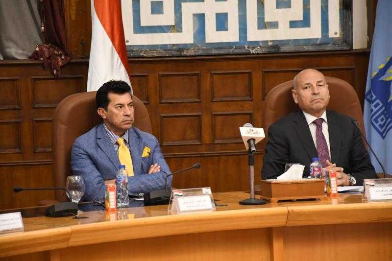 وزير الشباب والرياضة ومحافظ القاهرة يطلقان مبادرة الكيانات في الشارع