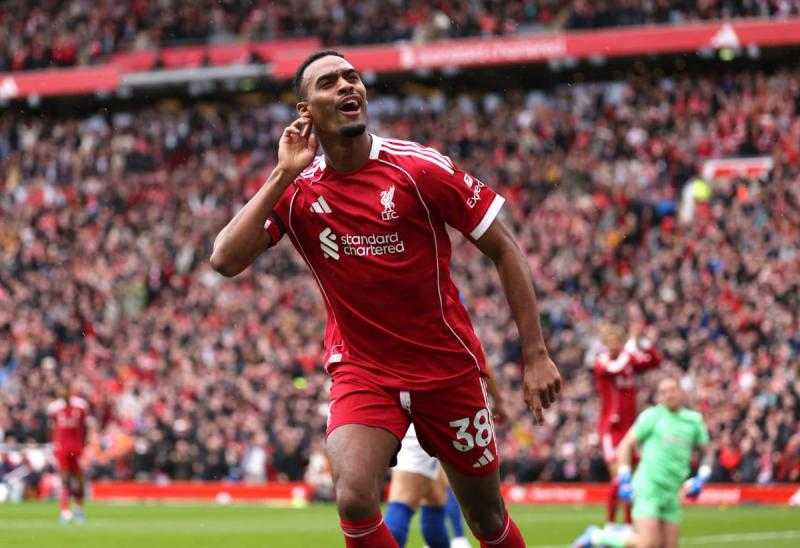 ليفربول يحسم ديربي الميرسيسايد بثنائية أمام إيفرتون ويبتعد بصدارة الدوري الإنجليزي
