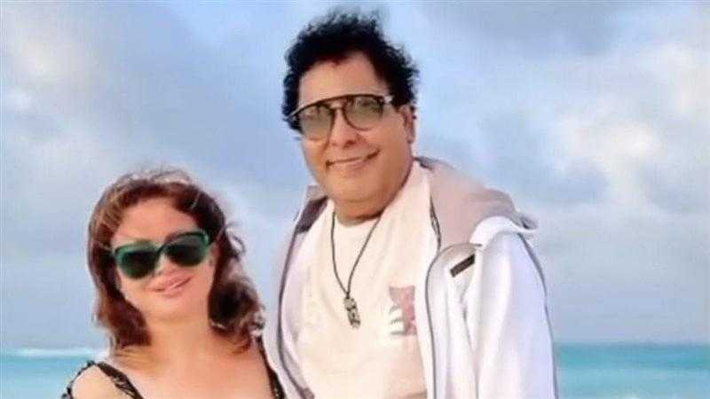 محمد منير وإلهام شاهين يخطفان الأنظار بأغنية ”أنا بعشق البحر”