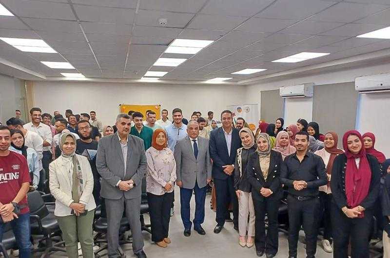رئيس جامعة طنطا يشهد فعاليات تدريبية في ريادة الأعمال بمركز التطوير المهني بكلية العلوم