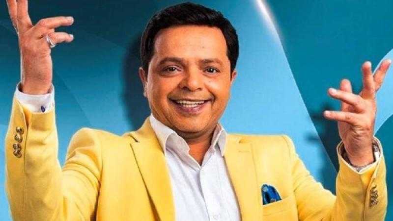 السقا يتسلم تكريم محمد هنيدي في مهرجان الإسكندرية المسرحي الدولي