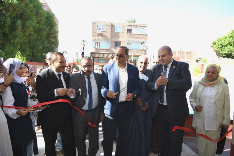 محافظ قنا 