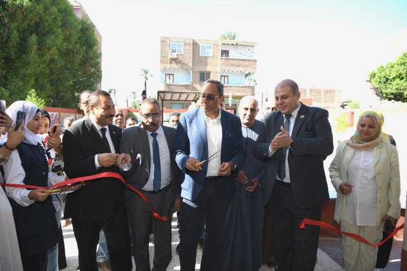 محافظ قنا يدشن العام الدراسي الجديد بافتتاح مدرسة الترامسة الإعدادية