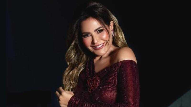 بإطلالة شبابية..صابرين تتألق في حفل توزيع جوائز دير جيست