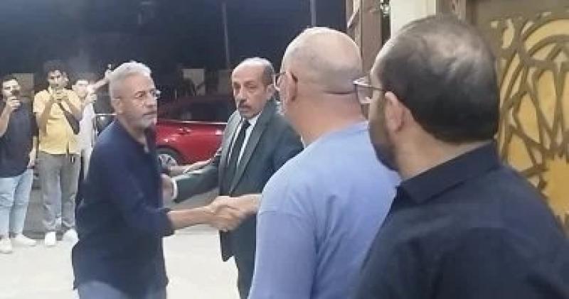 فنانون يحضرون عزاء شقيقة الفنان أحمد صيام