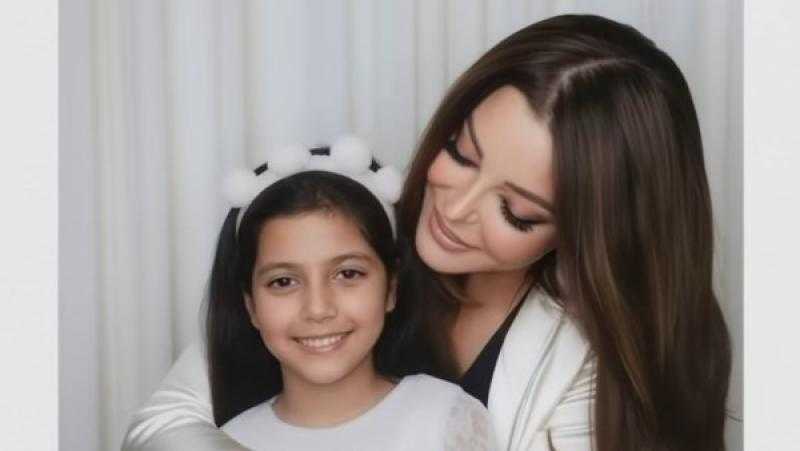 سميرة سعيد تشارك صورة من طفولتها وتسترجع ذكرياتها