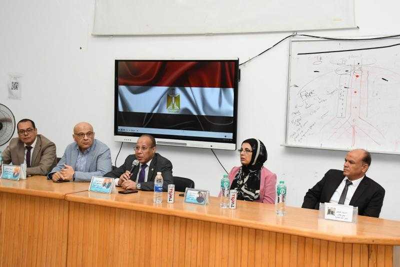جامعة قناة السويس تنظم اللقاء التعريفي لطلاب الفرقة الأولى بكلية الطب وسط أجواء احتفالية