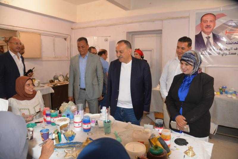 محافظ أسيوط يدشن مبادرة ”كنوز يدوية” لدعم المشروعات الصغيرة وتمكين المرأة والشباب