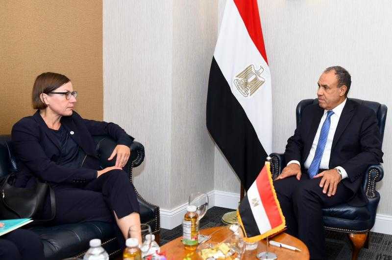 وزير الخارجية يلتقى مع رئيسة اللجنة الدولية للصليب الأحمر