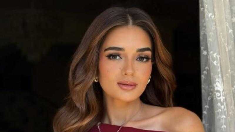 ملك أحمد زاهر تحتفل بتخرجها الجامعي: ”ليلي بنتي مش أختي”