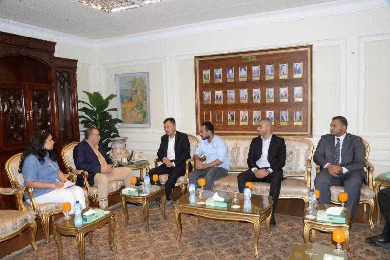 محافظ أسيوط يبحث تعزيز التعاون في مجالات الأعلاف والثروة الحيوانية مع وفد إحدى الشركات الصينية