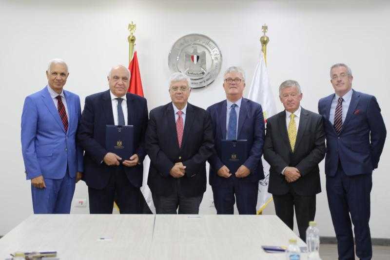 وزير التعليم العالي يشهد توقيع تجديد بروتوكول تعاون بين جامعة المستقبل وجامعة كورك الأيرلندية