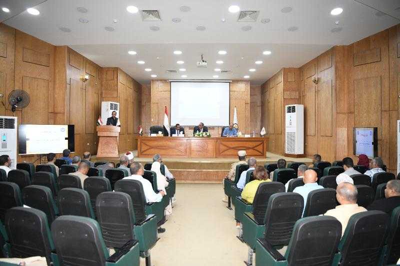 محافظ قنا يوجه بسرعة إنهاء ملفات التقنين والتعامل بمرونة مع المواطنين غير القادرين