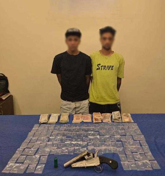 القبض على عاطلين بتهمة ترويج المواد المخدرة بمنطقة بولاق الدكرور