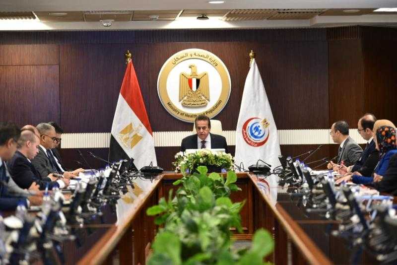 اجتماع مهم لمراجعة مخزون الأدوية والمستلزمات الطبية