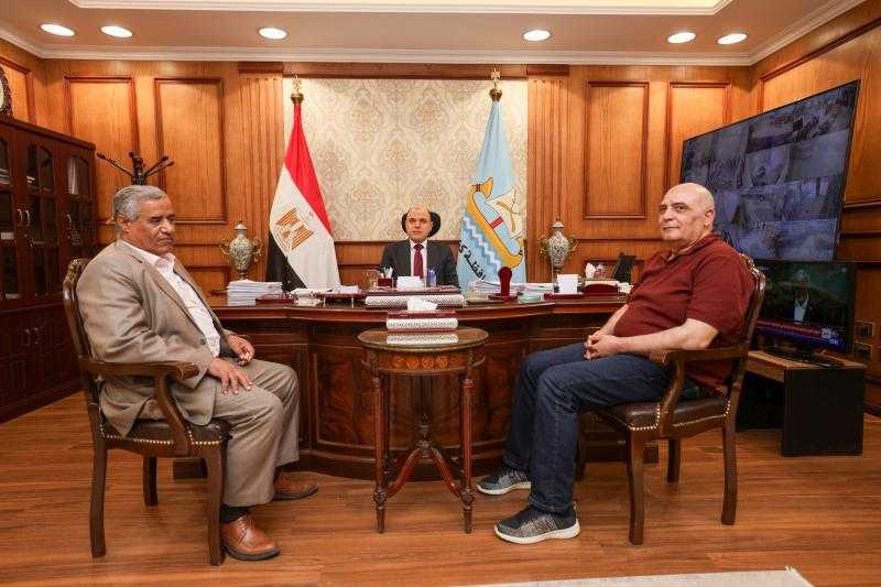 محافظ كفرالشيخ يناقش تطوير شبكات الكهرباء ودعم المشروعات الجارية مع رئيس منطقة كهرباء الدلتا