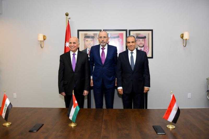 وزير الخارجية يجدد إدانة مصر للعدوان الإسرائيلي المستمر على قطاع غزة والانتهاكات في الضفة الغربية