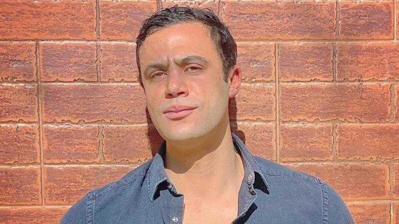 محمد عادل إمام يروج لفيلمه الجديد