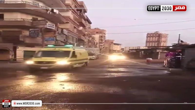 الاسعاف تنقل المصابين 
