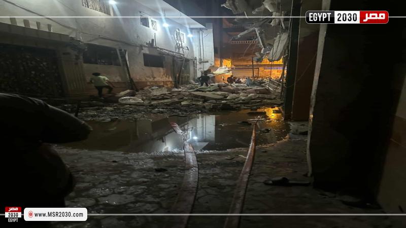 انهيار مصنع في المحلة الكبرى 