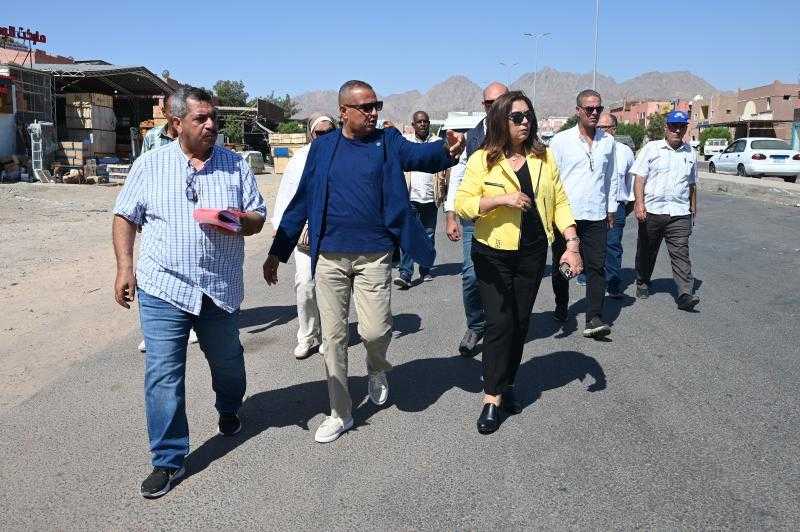 وزيرة التنمية المحلية ومحافظ جنوب سيناء يتفقدان منطقتي الرويسات والحديقة المركزية بحي النور