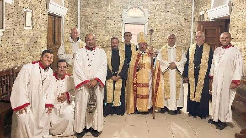 المطران شيحان يترأس قداس اليوم الثاني من تساعية القديسة تريزا الطفل يسوع