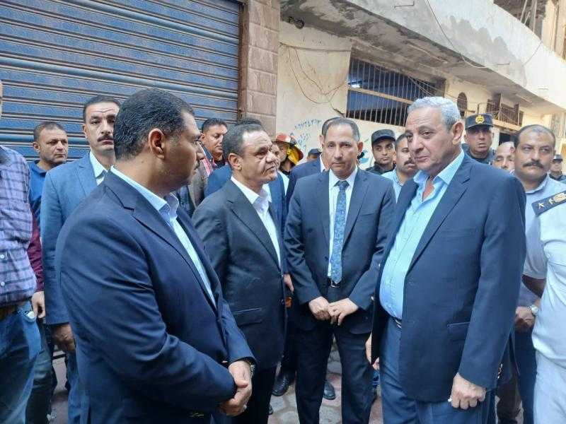 محافظ الغربية : السيطرة على حريق مصبغة بحي أول المحلة وانهيار جزء من المبنى وفحص العقارات المجاورة
