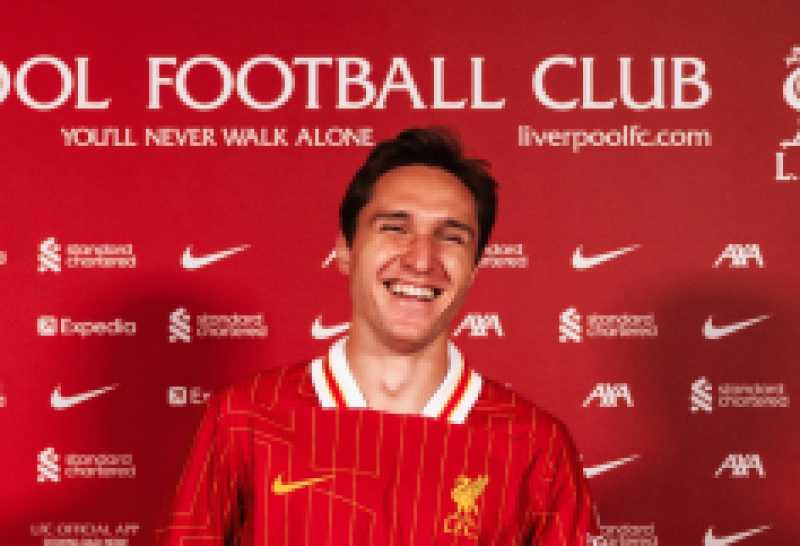 ليفربول يدرس قيد كييزا بدلاً من ليوني في قائمة دوري الأبطال