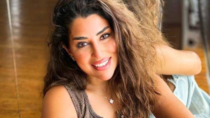 أيتن عامر تروج لمسلسلها الجديد ”كلهم بيحبوا مودي” مع ياسر جلال