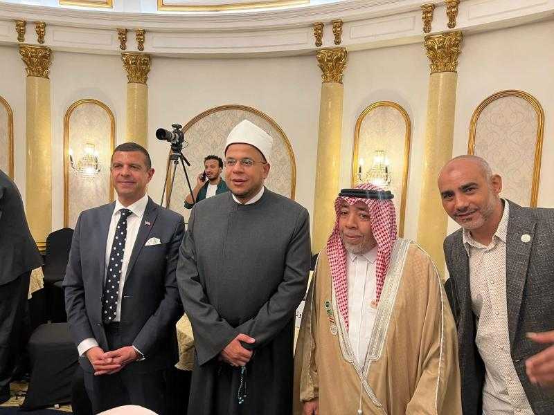 الاتحاد العالمي للمصريين بالخارج يكرم العالم الأزهري أسامة قابيل