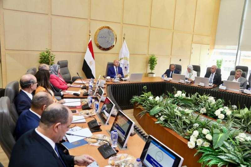 وزير الصناعة والنقل يترأس اجتماع مجلس إدارة الهيئة العامة لتخطيط مشروعات النقل