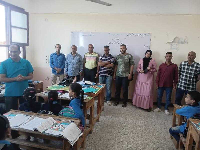 محافظ أسيوط: حملات توعية بأضرار الحرق المكشوف للمخلفات الزراعية بقرية بني زيد الأكراد بمركز الفتح