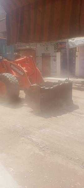 محافظ أسيوط: تمهيد وتطوير الطرق غير المرصوفة بقرية الدوير لتحسين الخدمات للمواطنين