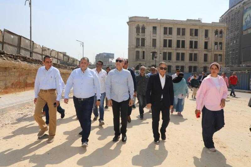 محافظ القاهرة يتابع أعمال إعادة الانضباط بميدان رمسيس