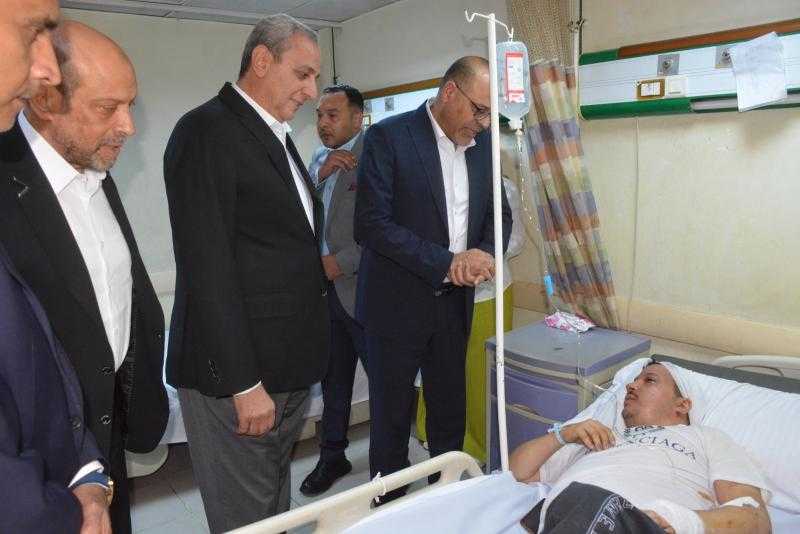 محافظ الغربية ووزير العمل يزوران المصابين في حادث المحلة ويقدمان واجب العزاء لأسر الشهداء