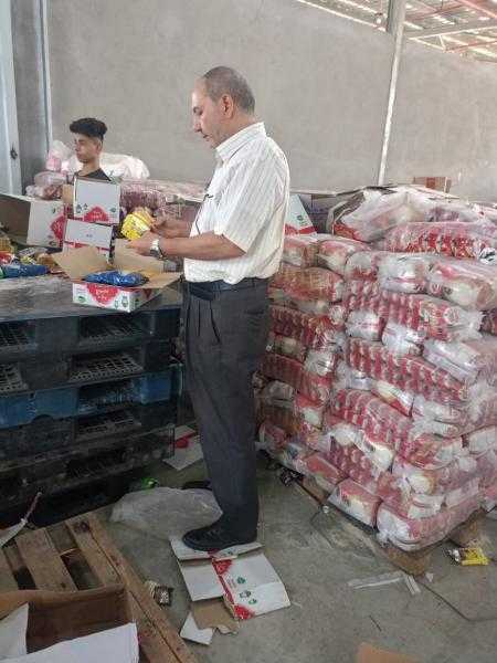 ضبط (٥٩.٥) طن مواد غذائية مجهولة المصدر داخل مخزن  بدون ترخيص ببلبيس