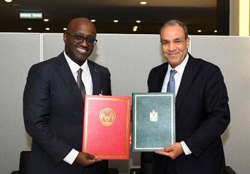 وزيرا خارجية مصر ورواندا يوقعان اتفاقية إعفاء متبادل من التأشيرات للجوازات الرسمية