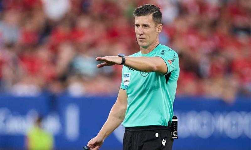 من هو سيزار جرادو؟ حكم نهائي السوبر الإسباني يدير قمة الأهلي والزمالك